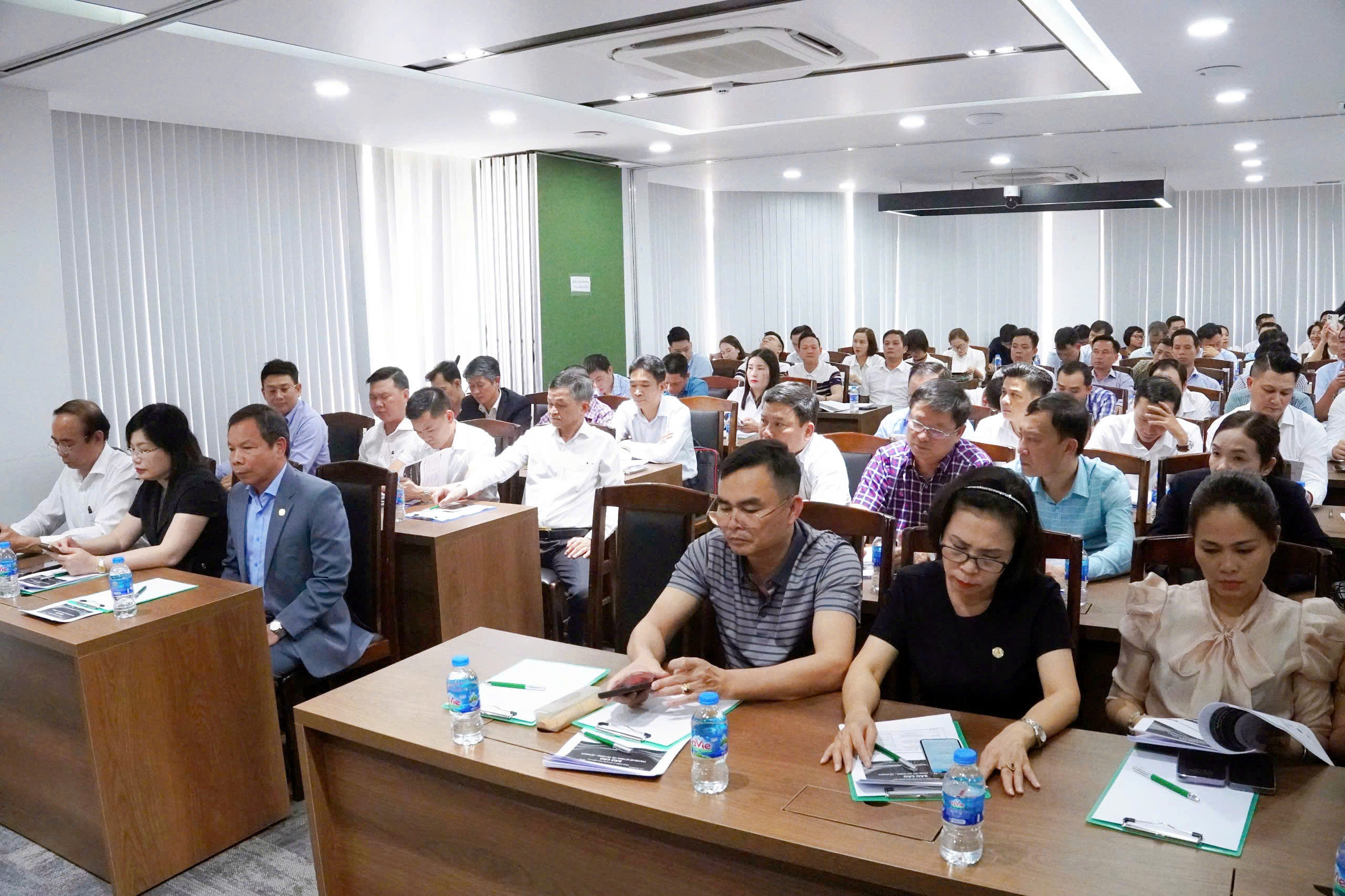 BẢO HIỂM AAA TỔ CHỨC CHƯƠNG TRÌNH HỘI THẢO VÀ TẬP HUẤN CÔNG TÁC QUẢN LÝ TẠI TRỤ SỞ CHÍNH 